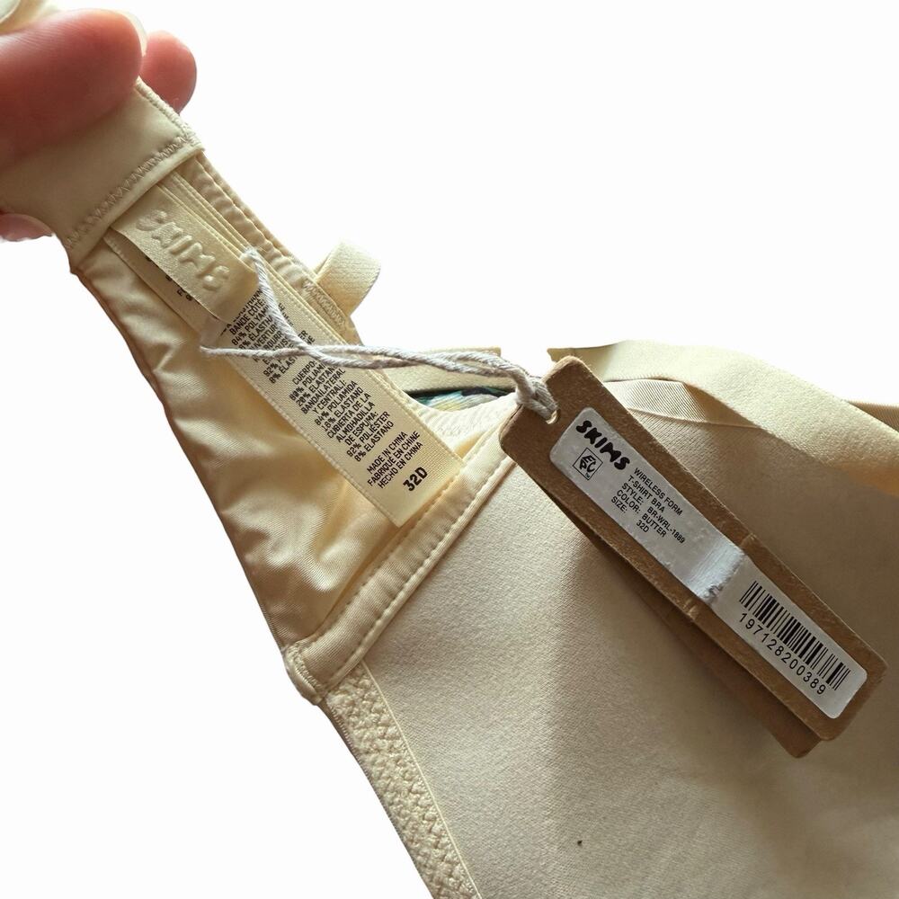NWT SKIMS Womens 32D Wireless Form T-Shirt Bra Nude Butter Beige Comfort - Picture 2 of 10